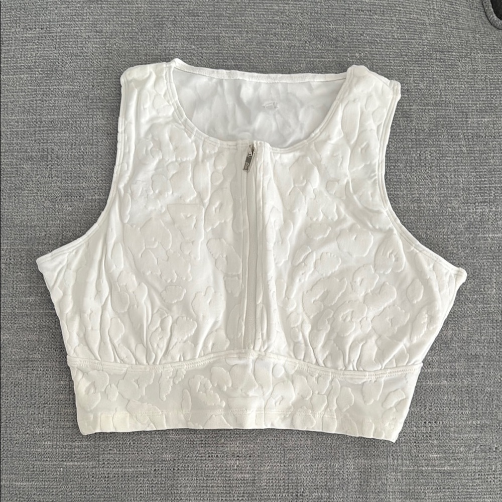 BuffBunny White Hellraiser Crop